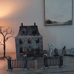 Anthropologie Terrain Concordville Set Halloween